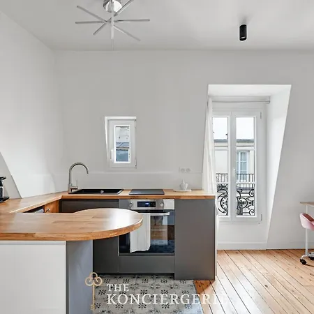 Parenthese Parisienne Sous Les Toits - Luxembourg * 파리