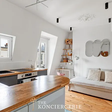 Parenthese Parisienne Sous Les Toits - Luxembourg * 파리